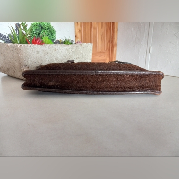 Coach Ruff-Out Suede, Mocha Zip-Top, Early 1970s - Picture 8 of 15